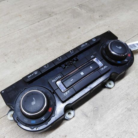 blok-upravleniia-peckoi-i-klimat-kontrolem-skoda-yeti-i-art-76515-big-0