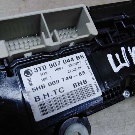 blok-upravleniia-peckoi-i-klimat-kontrolem-skoda-yeti-i-art-76515-big-2
