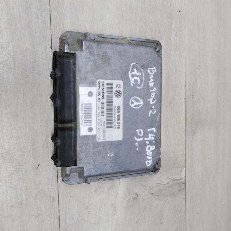 blok-upravleniia-dvigatelem-volkswagen-golf-4-art-76661-big-0