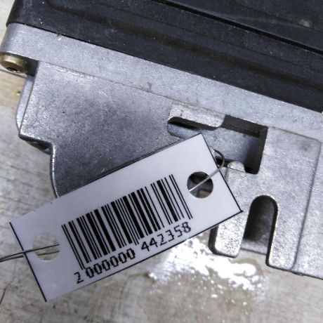 blok-upravleniia-akpp-audi-a4-b5-art-76690-big-1