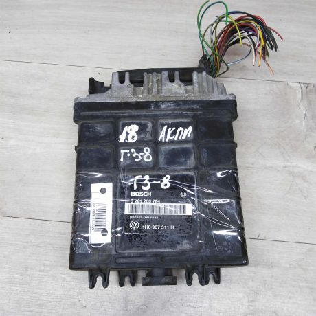 blok-upravleniia-dvigatelem-volkswagen-golf-3-art-76721-big-0