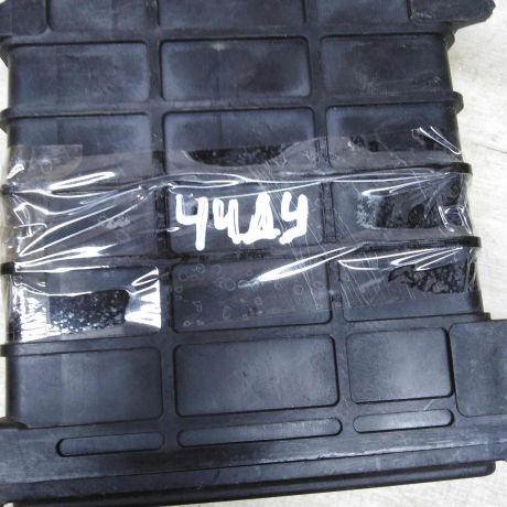 blok-upravleniia-dvigatelem-audi-100-c3-art-76727-big-1