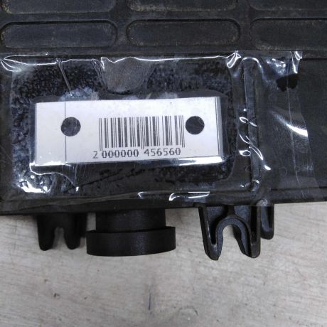 blok-upravleniia-dvigatelem-volkswagen-golf-3-art-76773-big-1