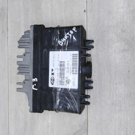 blok-upravleniia-dvigatelem-volkswagen-golf-3-art-76816-big-0