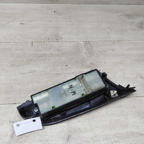 blok-upravleniia-steklopodieemnikami-nissan-almera-ii-n16-art-77462-big-1