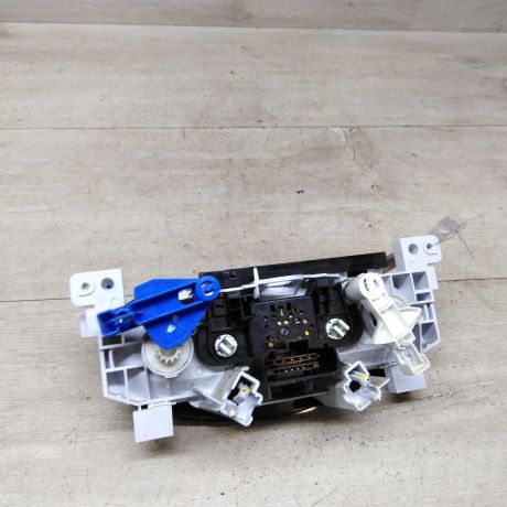 blok-upravleniia-peckoi-kondicionerom-renault-sandero-i-art-77785-big-4