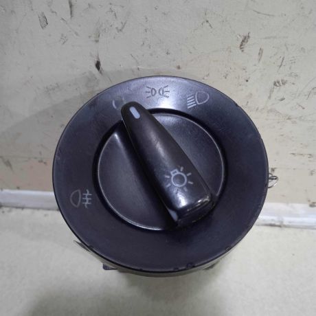 blok-upravleniia-svetom-volkswagen-passat-b5-gp-art-78489-big-1