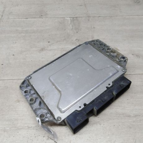 blok-upravleniia-dvigatelem-renault-fluence-i-restailing-art-78561-big-1