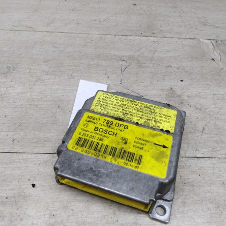 blok-upravleniia-airbag-poduskami-bezopasnosti-mitsubishi-carisma-i-liftbek-art-79345-big-0