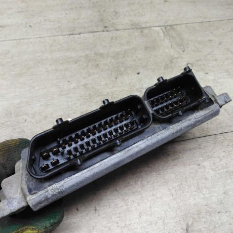 blok-upravleniia-dvigatelem-skoda-fabia-ii-restailing-art-80127-big-1