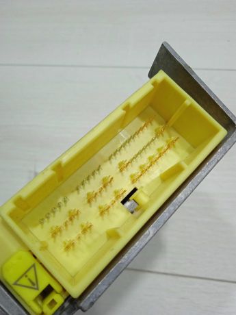 blok-upravleniia-airbag-poduskami-bezopasnosti-toyota-corolla-ix-e120-e130-art-81805-big-1