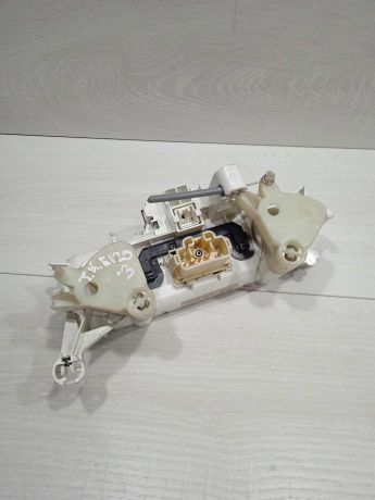 blok-upravleniia-peckoi-toyota-corolla-ix-e120-e130-art-81967-big-3