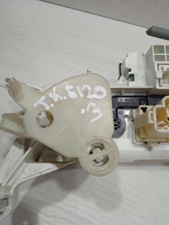 blok-upravleniia-peckoi-toyota-corolla-ix-e120-e130-art-81967-big-1