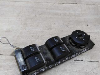 blok-upravleniia-steklopodieemnikami-ford-focus-2-art-82210