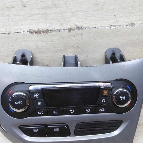 blok-upravleniia-peckoi-ford-focus-3-art-82405-big-0