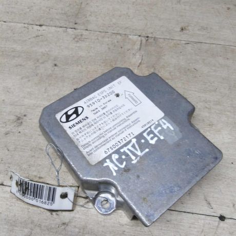 blok-upravleniia-airbag-poduskami-bezopasnosti-hyundai-sonata-4-ef-art-83271-big-0