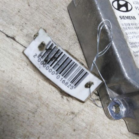 blok-upravleniia-airbag-poduskami-bezopasnosti-hyundai-sonata-4-ef-art-83271-big-2