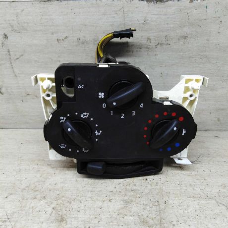 blok-upravleniia-peckoi-renault-logan-i-art-84222-big-0