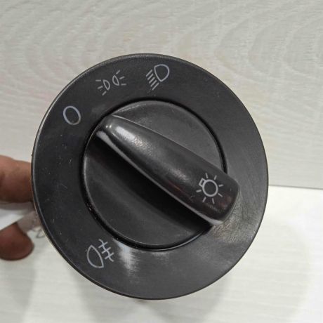 blok-upravleniia-svetom-volkswagen-golf-4-volkswagen-bora-art-84246-big-0