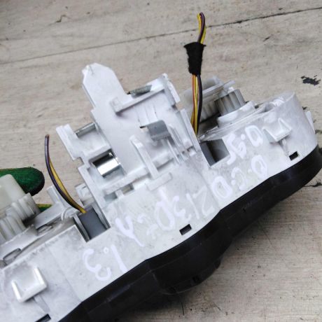 blok-upravleniia-peckoi-i-kondicionerom-opel-corsa-d-art-84794-big-1