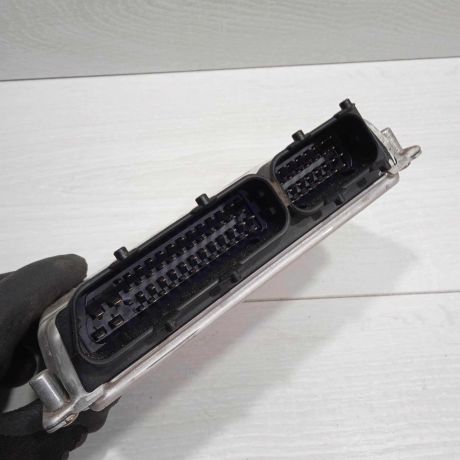 blok-upravleniia-dvigatelem-volkswagen-passat-b5-23i-agz-art-85370-big-3
