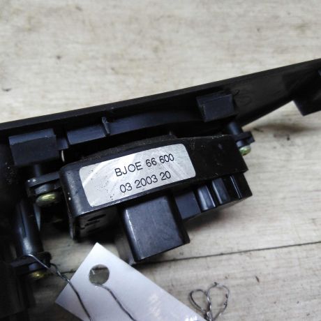 blok-upravleniia-steklopodieemnikami-mazda-3-bk-art-85374-big-1