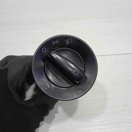 blok-upravleniia-svetom-volkswagen-passat-b5-art-85397-big-0