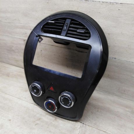 blok-upravleniia-peckoi-i-kondicionerom-ramka-magnitoly-geely-lc-panda-cross-art-85467-big-5