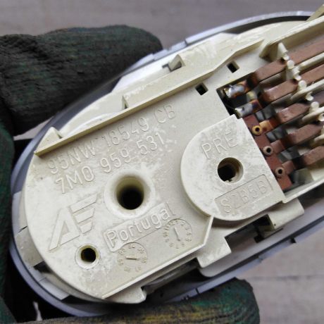 blok-upravleniia-peckoi-zadnii-passazirskii-volkswagen-sharan-art-86032-big-1