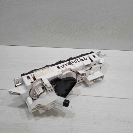 blok-upravleniia-peckoi-i-kondicionerom-ford-focus-2-art-87224-big-1