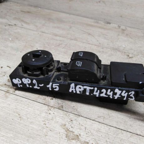 blok-upravleniia-steklopodieemnikami-ford-focus-ii-art-87519-big-0