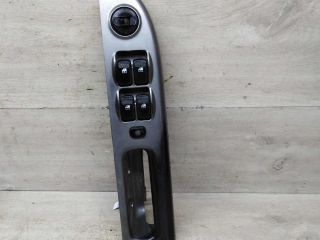 blok-upravleniia-steklopodieemnikami-kia-carens-i-rs-art-87737