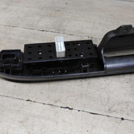 blok-upravleniia-steklopodieemnikami-kia-carens-i-rs-art-87737-big-5