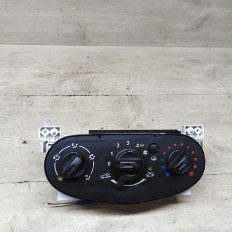 blok-upravleniia-peckoi-renault-logan-i-art-87752-big-0