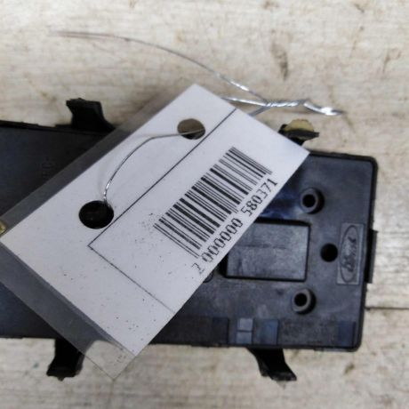 blok-upravleniia-steklopodieemnikami-ford-mondeo-3-art-89789-big-2