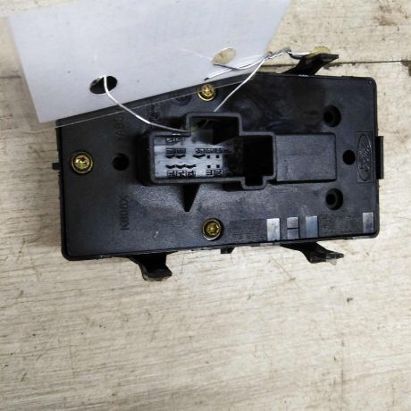 blok-upravleniia-steklopodieemnikami-ford-mondeo-3-art-89789-big-1