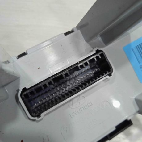 blok-upravleniia-peckoi-i-klimat-kontrolem-hyundai-ix35-i-art-93042-big-2