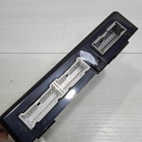 blok-upravleniia-centralnym-zamkom-hyundai-ix35-art-93171-big-1