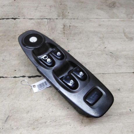 blok-upravleniia-steklopodieemnikami-hyundai-accent-ii-art-93669-big-0