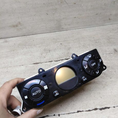 blok-upravleniia-peckoi-i-kondicionerom-ford-mondeo-3-art-94493-big-1