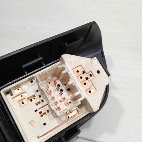 blok-upravleniia-steklopodieemnikami-kia-ceed-i-art-94642-big-4