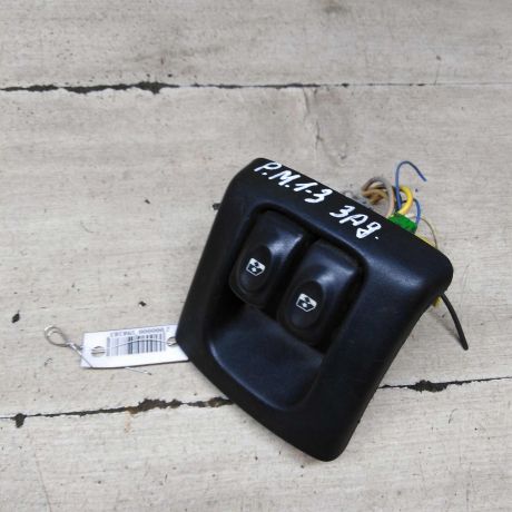 blok-upravleniia-steklopodieemnikami-knopka-renault-megane-i-art-95518-big-0