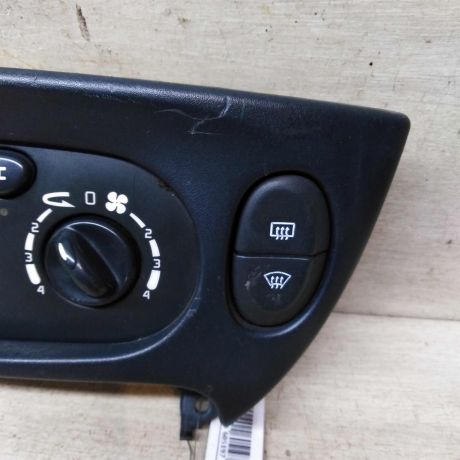 blok-upravleniia-peckoi-i-kondicionerom-renault-megane-i-art-95570-big-1