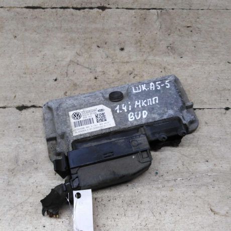 blok-upravleniia-dvigatelem-skoda-octavia-a5-rest-art-96383-big-0