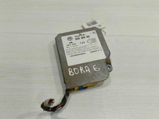 blok-upravleniia-airbag-poduskami-bezopasnosti-volkswagen-golf-4-volkswagen-bora-art-96484