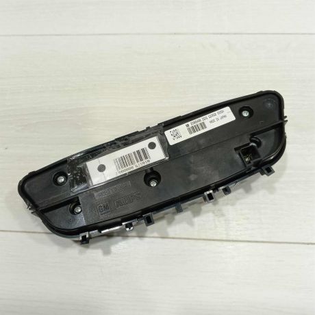 blok-upravleniia-peckoi-i-klimot-kontrolem-opel-insignia-i-art-97581-big-1