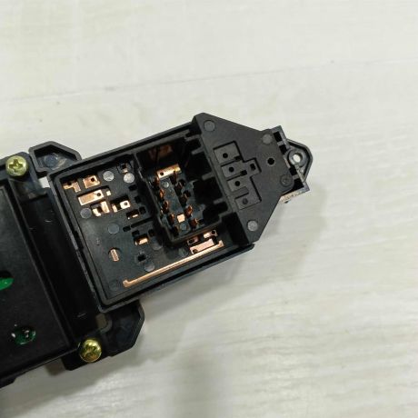 blok-upravleniia-steklopodieemnikami-hyundai-santa-fe-ii-art-98576-big-2