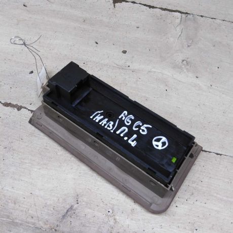 blok-upravleniia-steklopodieemnikamii-audi-a6-c5-art-99729-big-2