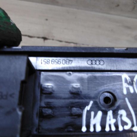 blok-upravleniia-steklopodieemnikamii-audi-a6-c5-art-99729-big-1