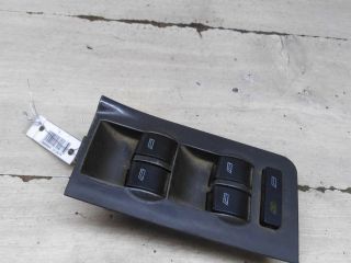 blok-upravleniia-steklopodieemnikami-audi-a6-c5-art-99840